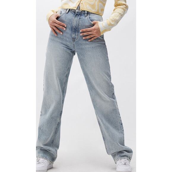 Pacsun Eco Light Blue 90s Boyfriend Jeans in Size 26. - Picture 1 of 9